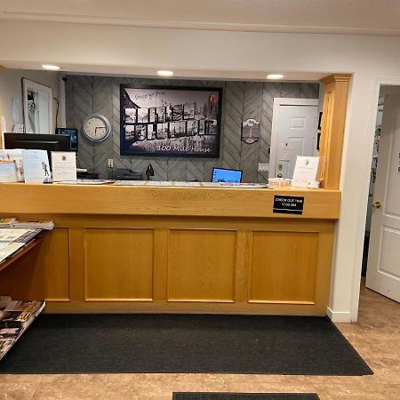 Hotel Super 8 By Wyndham 100 Mile House Extérieur photo