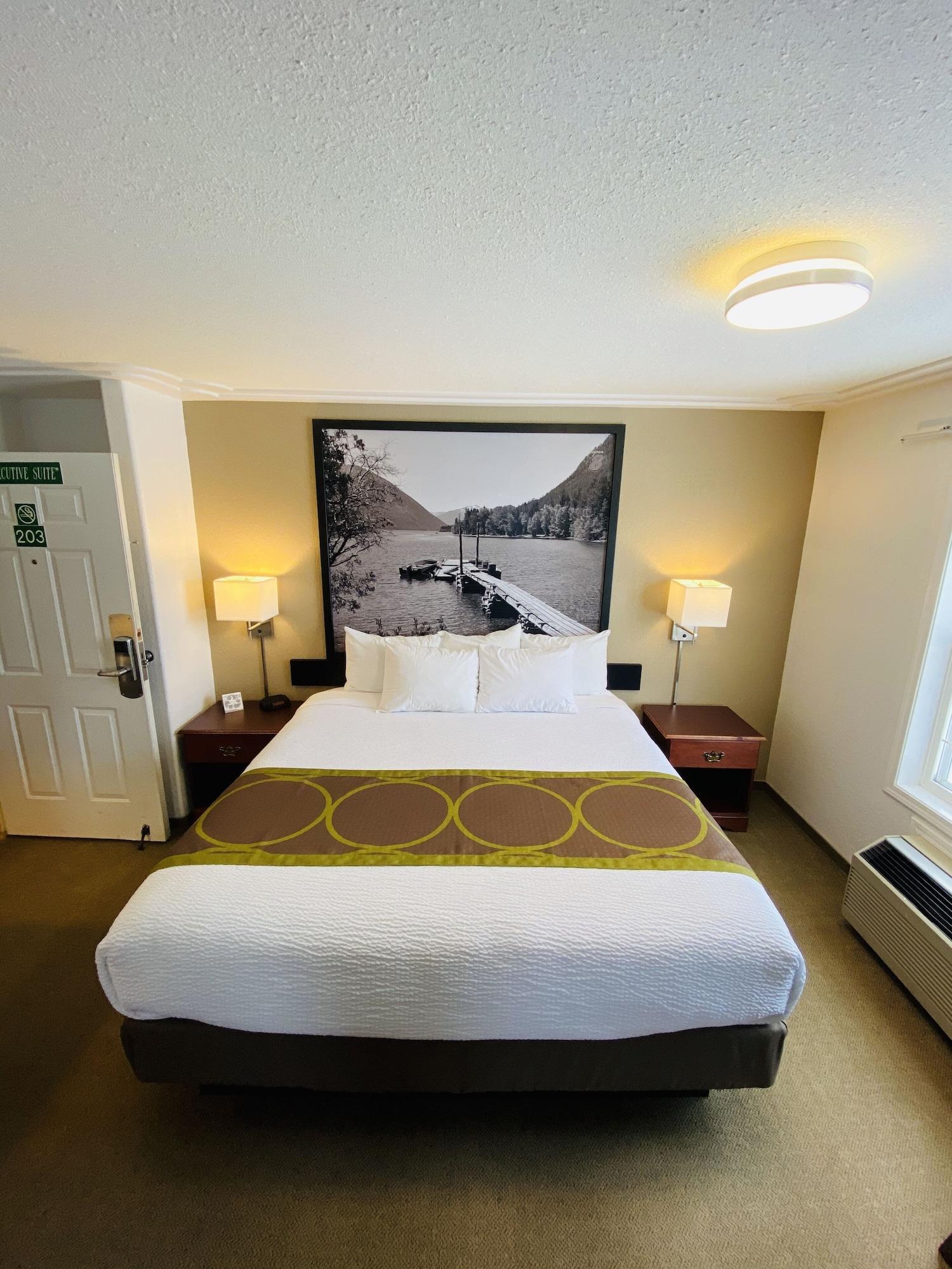 Hotel Super 8 By Wyndham 100 Mile House Extérieur photo