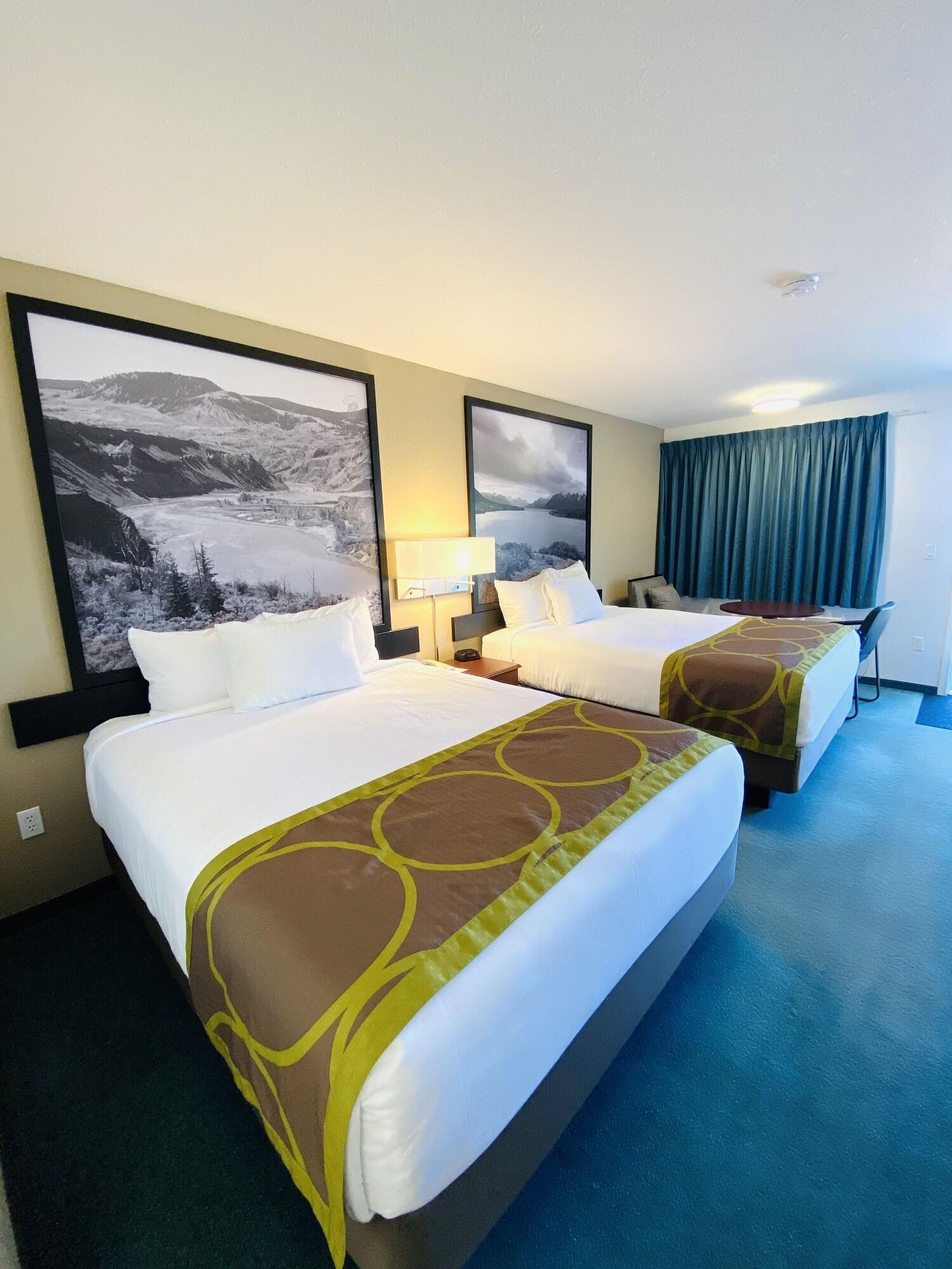Hotel Super 8 By Wyndham 100 Mile House Extérieur photo