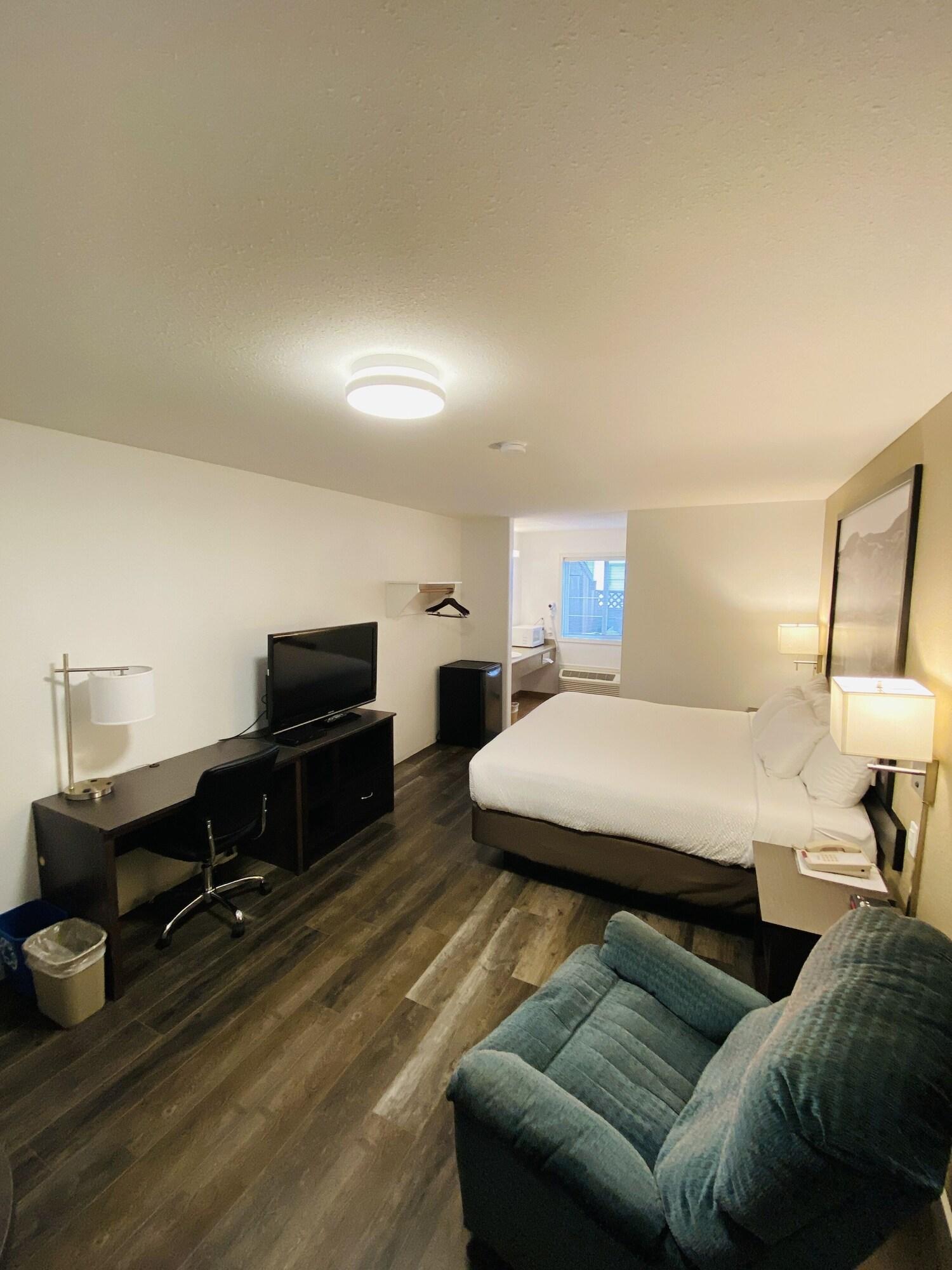 Hotel Super 8 By Wyndham 100 Mile House Extérieur photo